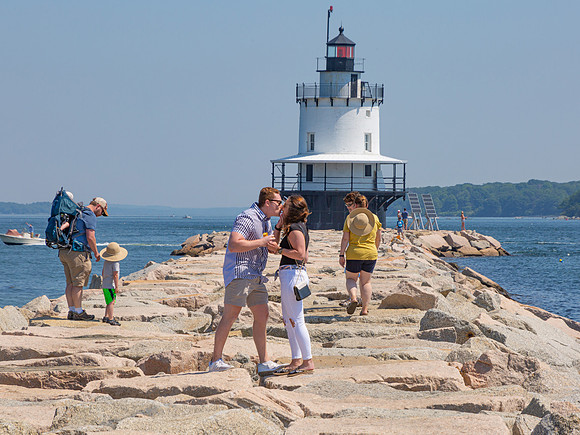 Dylan & Kimmy, Spring Point Light